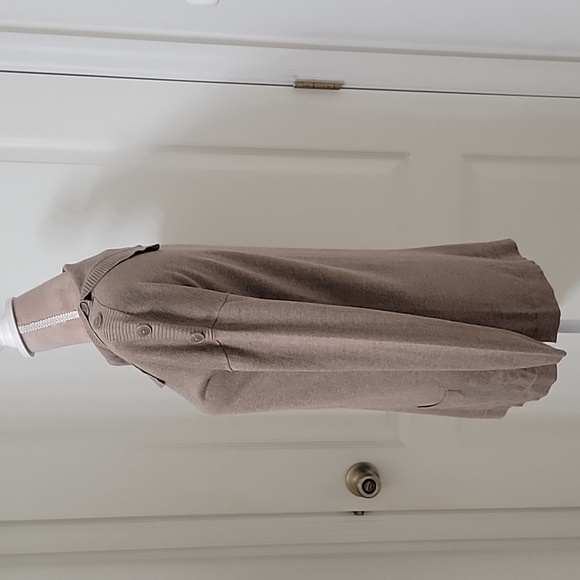 Leo & Nicole Size S Taupe Cowl Neck with Button Accent Pullover Sweater, GUC - Picture 4 of 12